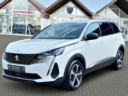Weiß Gebraucht 2024 Peugeot 5008 Allure Van / Kleinbus | 29.950 € (Fairer Preis)