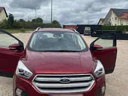Rot Gebraucht 2019 Ford Kuga Titanium SUV | 20.999 € (Fairer Preis)