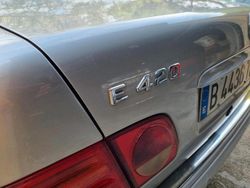 Silber Gebraucht 1997 Mercedes E420 Limousine | 5.000 €