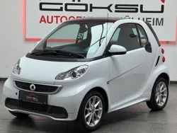 Weiß Gebraucht 2014 Smart ForTwo Coupé Passion Kleinwagen | 7.950 €