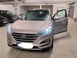 Gold Gebraucht 2016 Hyundai Tucson SUV | 18.200 € (Etwas zu teuer)