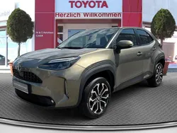 Manganbronze metallic Gebraucht 2023 Toyota Yaris Hybrid Team | 24.730 € (Teuer)