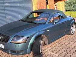 Grün Gebraucht 2025 Audi TT Roadster Cabrio | 9.999 €