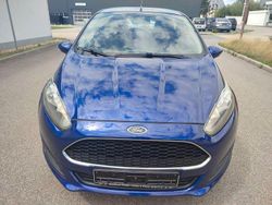 Blau Gebraucht 2016 Ford Fiesta Trend Limousine | 4.790 €
