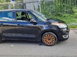 Schwarz Gebraucht 2009 Citroën C3 Picasso Exclusive Van / Kleinbus | 2.999 € (Fairer Preis)