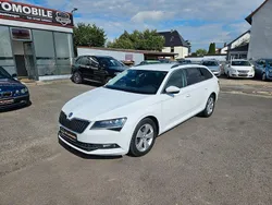 Weiß Gebraucht 2016 Skoda Superb Ambition Kombi | 12.990 € (Guter Preis)