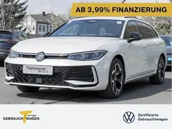 Weiß Gebraucht 2024 VW Passat R-line Kombi | 48.730 €