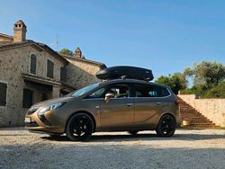 Braun Gebraucht 2013 Opel Zafira Tourer Van / Kleinbus | 8.000 € (Fairer Preis)