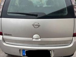 Silber Gebraucht 2006 Opel Meriva Van / Kleinbus | 1.250 € (Guter Preis)