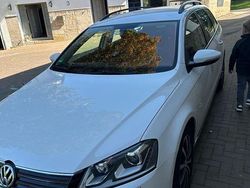 Weiß Gebraucht 2012 VW Passat Limousine | 5.300 € (Fairer Preis)