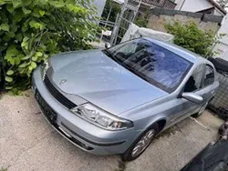 Silber Gebraucht 2001 Renault Laguna II Initiale Limousine | 599 € (Guter Preis)