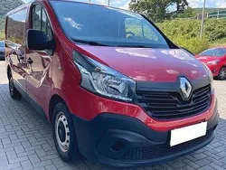 Rot Gebraucht 2016 Renault Trafic Van | 9.999 €