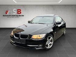 Schwarz Gebraucht 2011 BMW 320 Comfort Edition Coupé | 10.899 € (Etwas zu teuer)