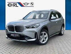 Grau Neu 2025 BMW iX1 xLine SUV | 45.940 € (Guter Preis)