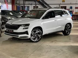 Moonweiss metallic Gebraucht 2023 Skoda Karoq SportLine SUV | 37.770 € (Fairer Preis)