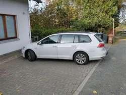 Weiß Gebraucht 2016 VW Golf VII Comfortline Kombi | 9.450 € (Superpreis)