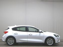 Weiss Gebraucht 2020 Ford Focus Titanium Limousine | 11.480 € (Guter Preis)