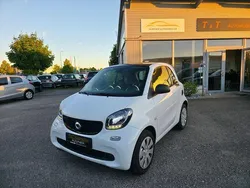 Weiß Gebraucht 2018 Smart ForTwo Coupé Coupé | 11.990 € (Fairer Preis)