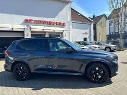 Grau Gebraucht 2022 BMW X5 M Sport SUV | 59.950 € (Fairer Preis)