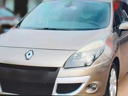 Gold Gebraucht 2009 Renault Scénic III Van / Kleinbus | 3.700 € (Fairer Preis)