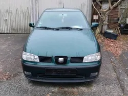 Grün Gebraucht 2000 Seat Cordoba Kleinwagen | 300 €