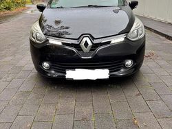 Schwarz Gebraucht 2016 Renault Clio GrandTour Kombi | 5.799 €