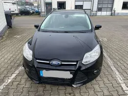 Schwarz Gebraucht 2014 Ford Focus Trend Limousine | 6.400 € (Fairer Preis)