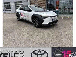 Weiß Gebraucht 2025 Toyota bZ4X SUV | 39.960 € (Guter Preis)