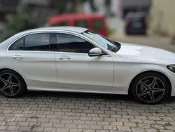 Weiß Gebraucht 2016 Mercedes C180 AMG line Limousine | 22.500 € (Teuer)