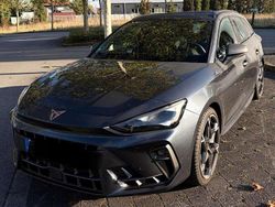 Grau Gebraucht 2024 Cupra Leon Kombi | 33.500 € (Teuer)