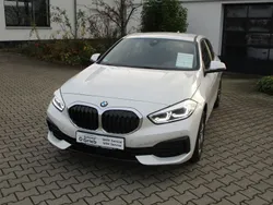 Mineralweiss metallic Gebraucht 2023 BMW 118 Advantage Kleinwagen | 24.900 € (Fairer Preis)