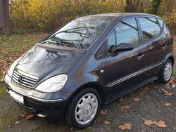 Schwarz Gebraucht 2002 Mercedes A140 Elegance Limousine | 2.999 € (Etwas zu teuer)