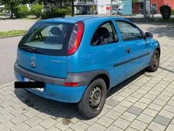 Blau Gebraucht 2001 Opel Corsa Kleinwagen | 1.650 € (Fairer Preis)