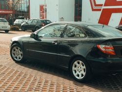 Schwarz Gebraucht 2002 Mercedes C230 Coupé | 2.200 €