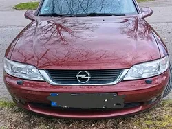 Rot Gebraucht 2001 Opel Vectra Limousine | 1.000 € (Guter Preis)