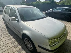 Silber Gebraucht 2000 VW Golf IV Limousine | 2.250 €
