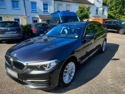 Grau Gebraucht 2019 BMW 520 Kombi | 25.000 € (Guter Preis)