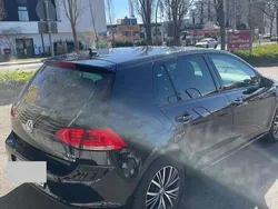 Schwarz Gebraucht 2016 VW Golf VII Allstar Kleinwagen | 13.500 € (Etwas zu teuer)