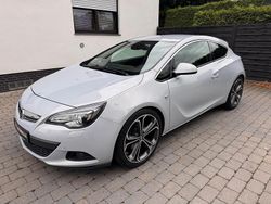 Weiß Gebraucht 2011 Opel Astra GTC Innovation Coupé | 8.990 € (Teuer)
