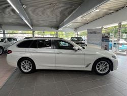 Weiß Gebraucht 2023 BMW 520 Kombi | 32.999 € (Guter Preis)