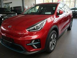 Rot Gebraucht 2020 Kia e-Niro Spirit SUV | 23.790 € (Etwas zu teuer)