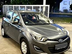 Silber Gebraucht 2014 Hyundai i20 Kleinwagen | 6.399 € (Fairer Preis)
