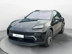 Tiefschwarzmetallic Gebraucht 2024 Porsche Macan SUV | 86.500 € (Fairer Preis)