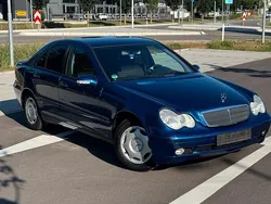 Blau Gebraucht 2001 Mercedes C180 Limousine | 3.990 € (Etwas zu teuer)