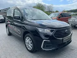Schwarz(metallic) Gebraucht 2023 Ford Tourneo Connect Titanium Van / Kleinbus | 29.980 € (Fairer Preis)