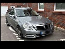 Grau Gebraucht 2011 Mercedes E220 AMG Kombi | 6.550 €