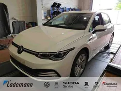 Pure white Gebraucht 2022 VW Golf VIII Style Limousine | 22.429 € (Fairer Preis)