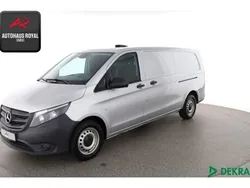 Silber (metallic) Gebraucht 2022 Mercedes Vito Van / Kleinbus | 27.379 € (Superpreis)