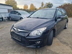 Schwarz Gebraucht 2012 Hyundai i30 Classic Limousine | 1.900 € (Superpreis)