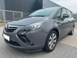 Grau Gebraucht 2016 Opel Zafira Tourer drive Van / Kleinbus | 8.000 € (Superpreis)